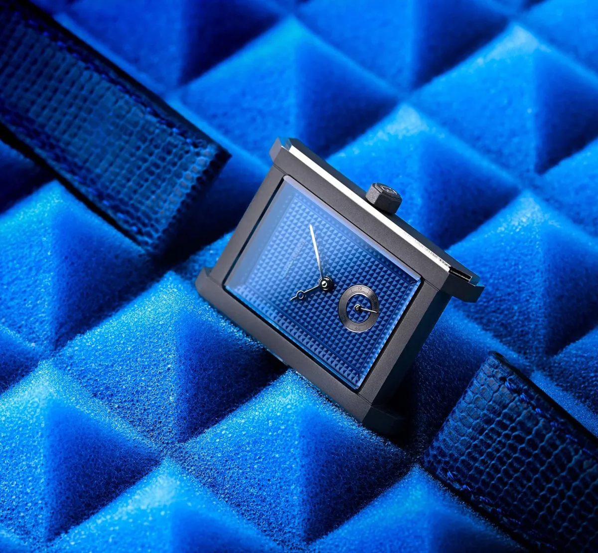 Echo/Neutra Rivanera small seconds sub-dial