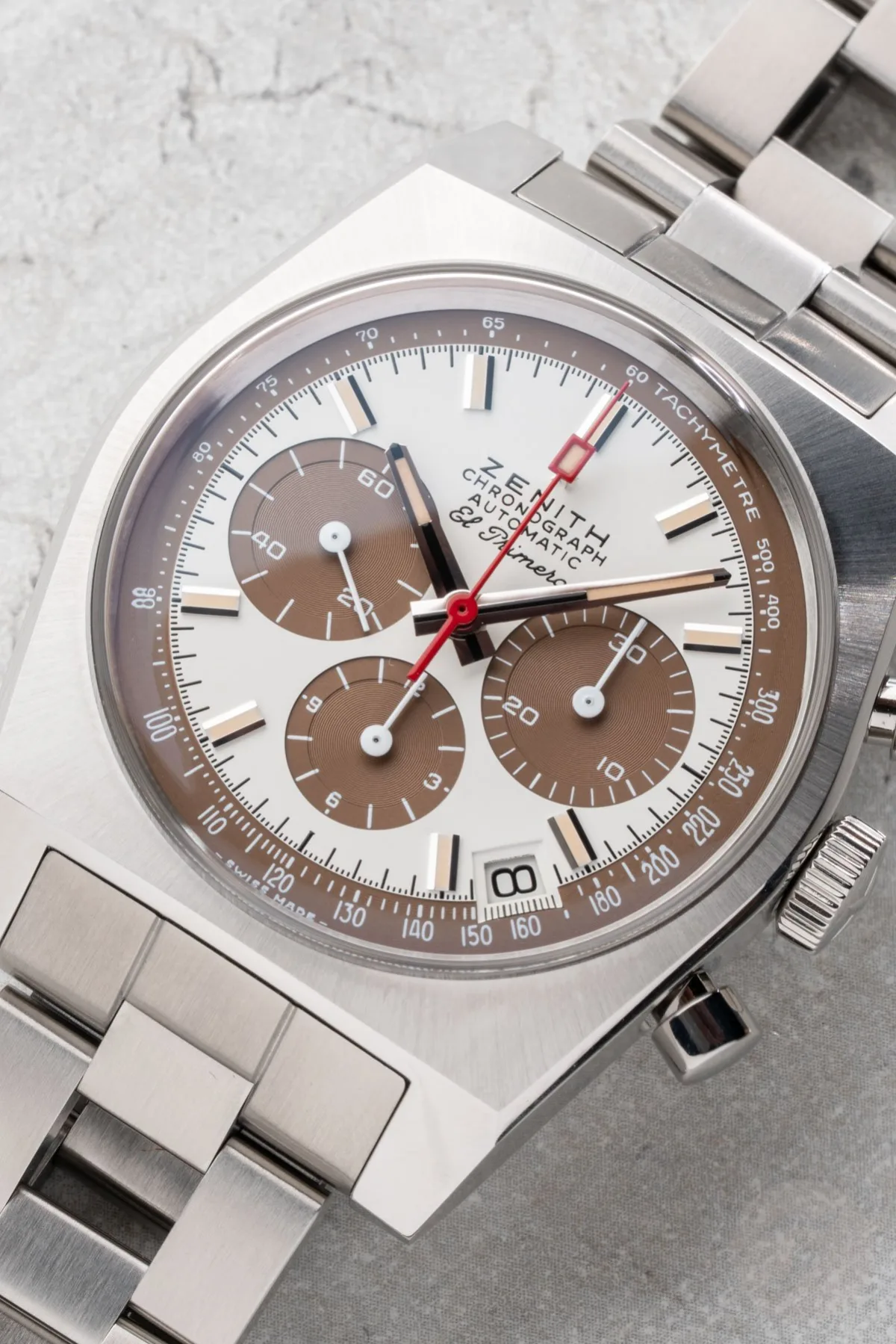 Close-up of Zenith Chronomaster Revival A384 Tropical's crown and pushers