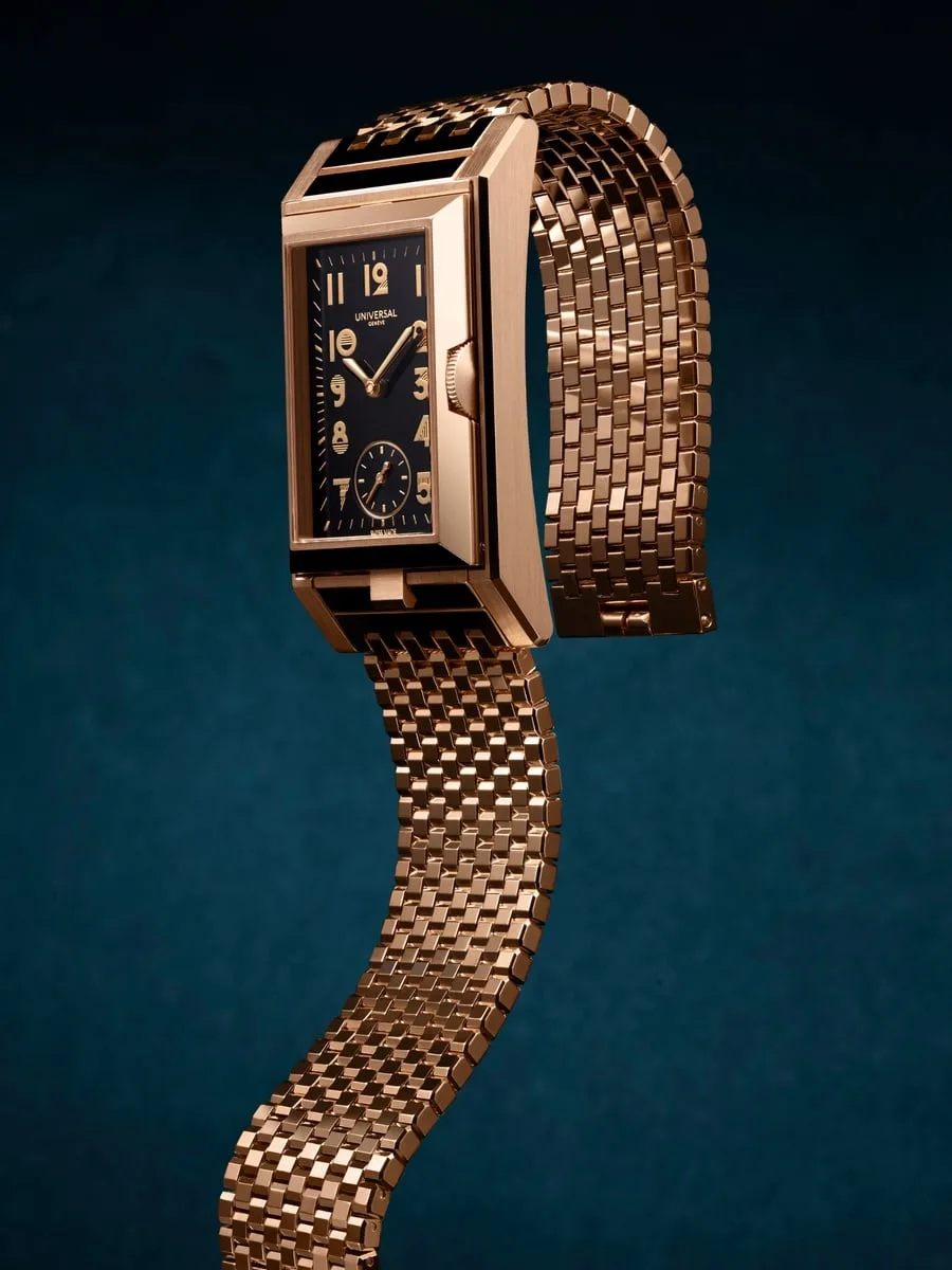 Universal Genève Cabriolet watch movement detail