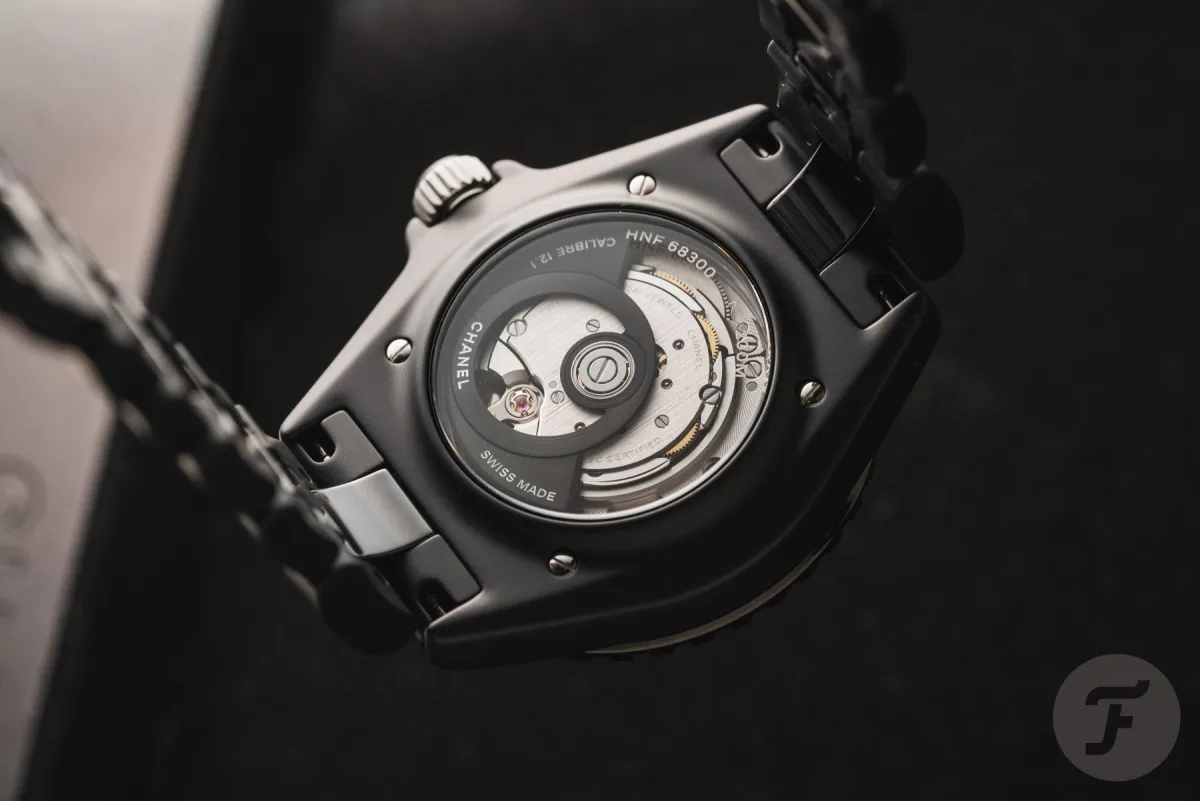 Chanel J12 Superleggera movement through case back