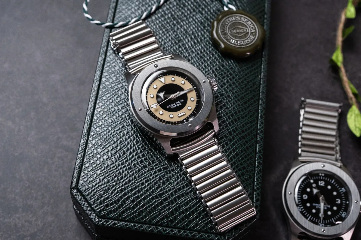 Serica Ref. 7505 watch, front view