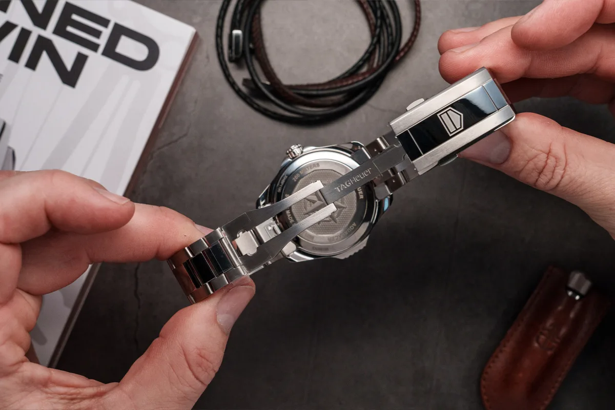 Design variations in Aquaracer bracelets