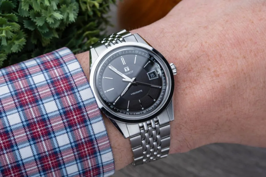 Close-up of Tissot Visodate design
