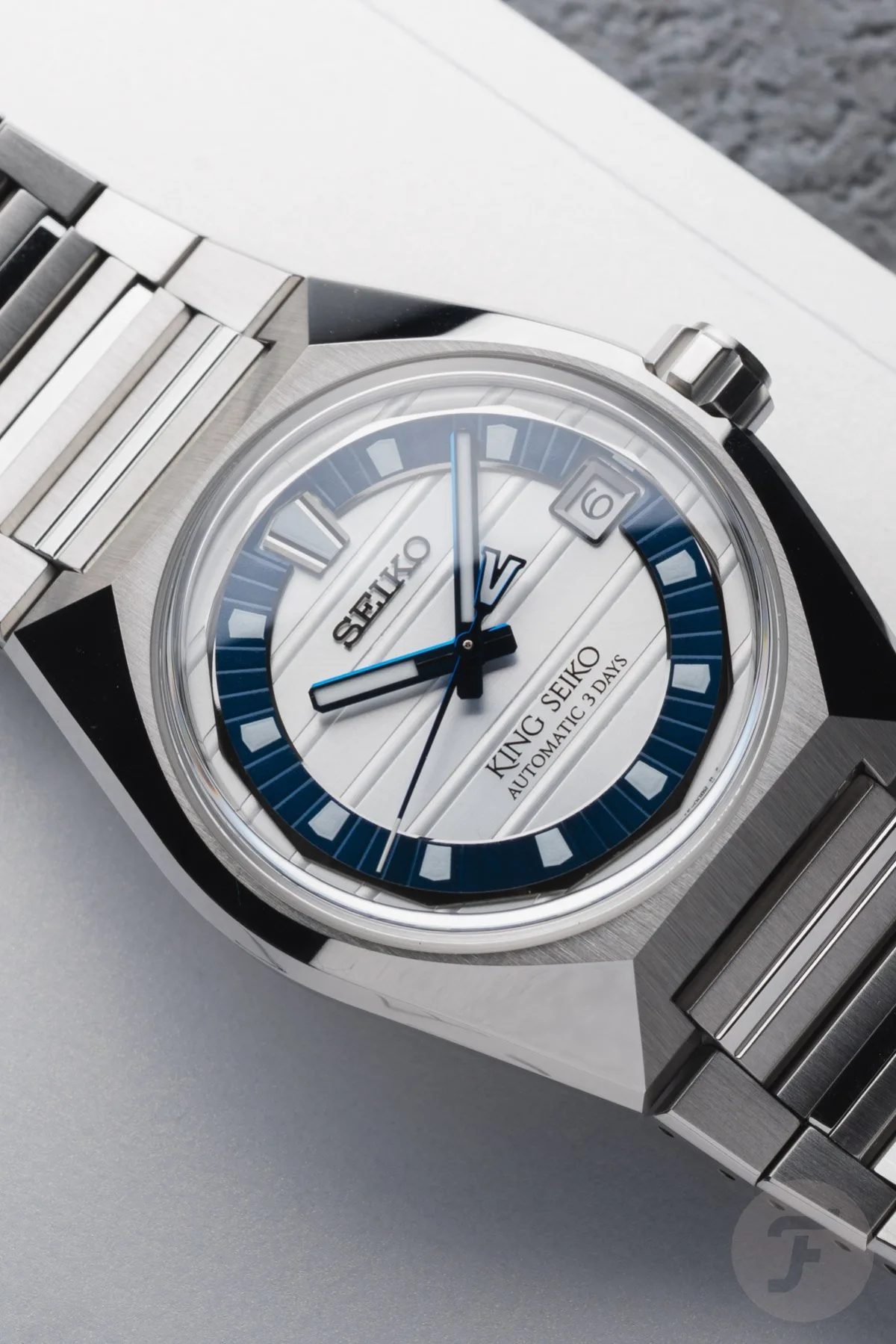 Integrated bracelet of King Seiko Vanac HKF004