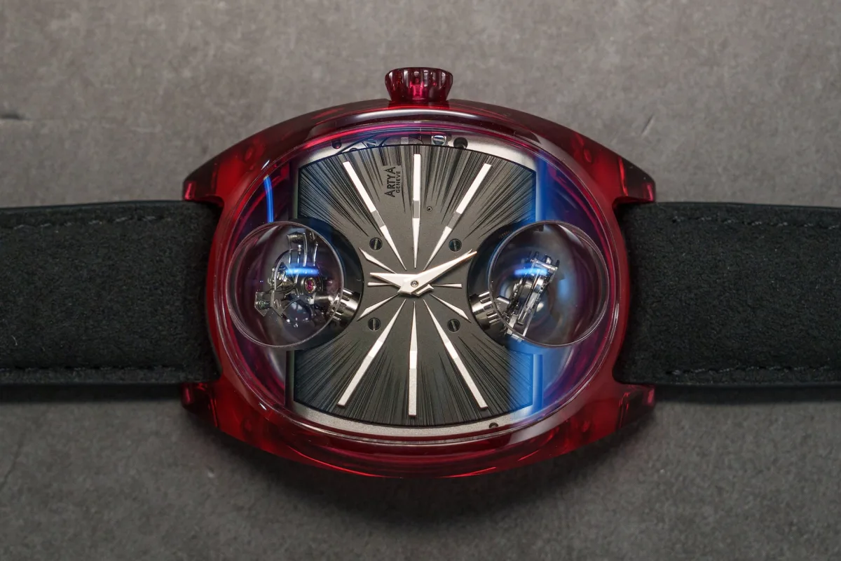 Griffe model dial with explosion engraving
