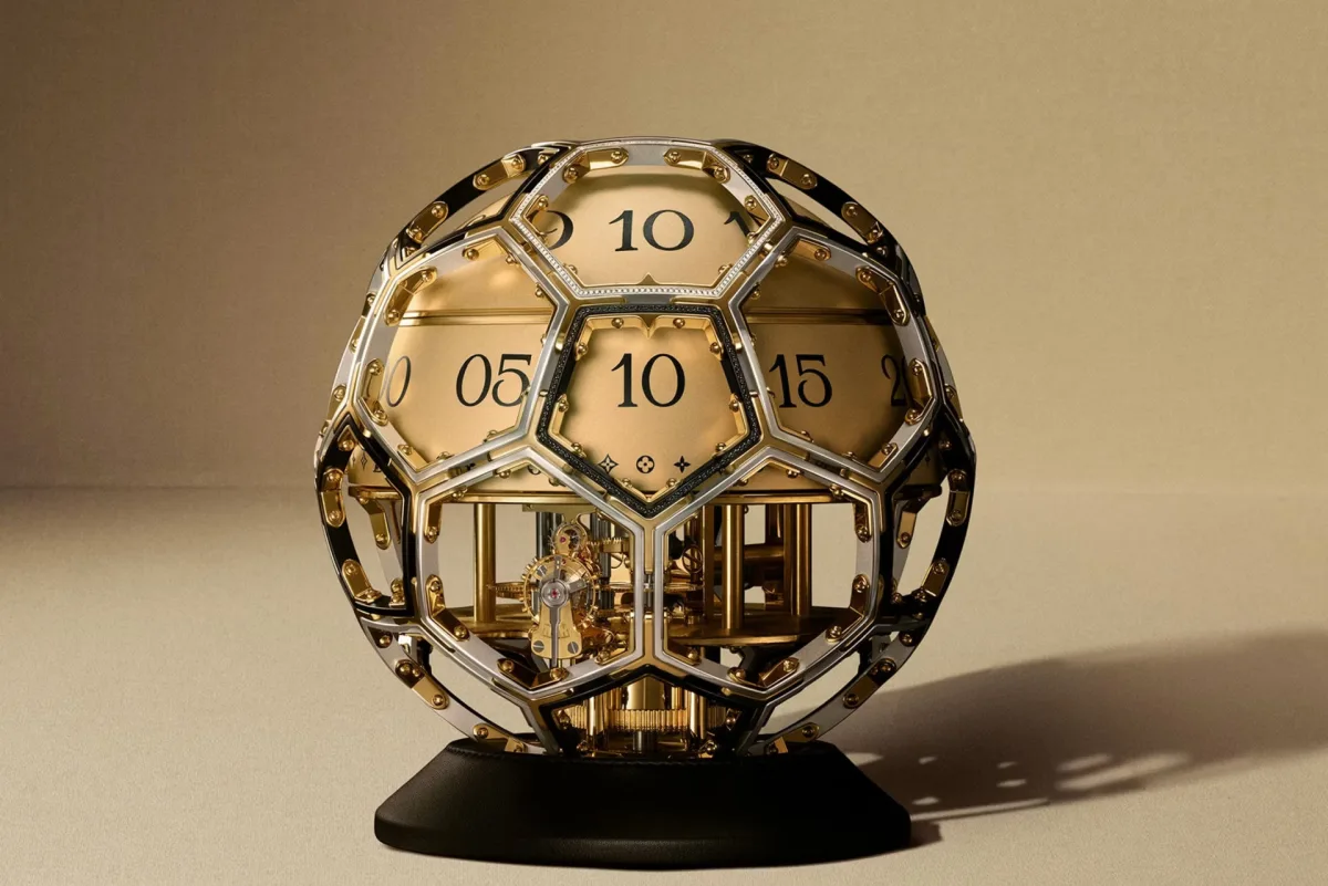 Louis Vuitton Unity Time Object close-up view