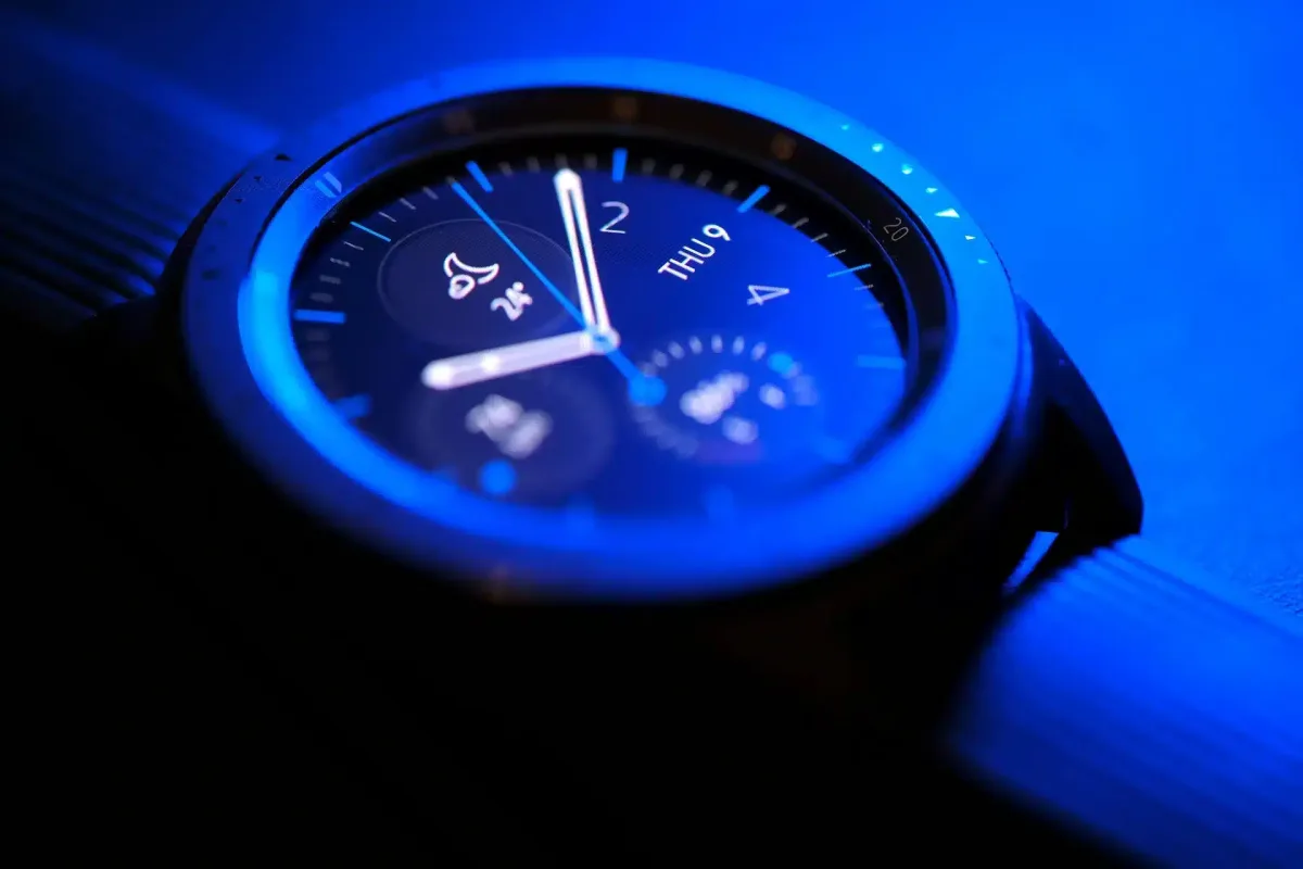 Smartwatches categorized by fitness, battery, and style.