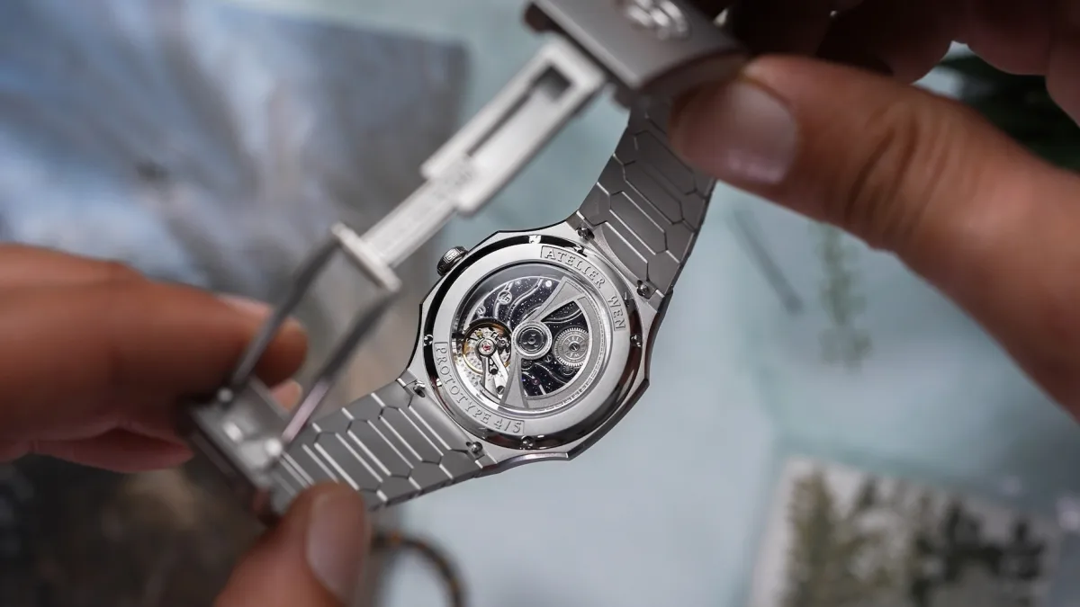 Detailed view of Atelier Wen Perception V3 movement