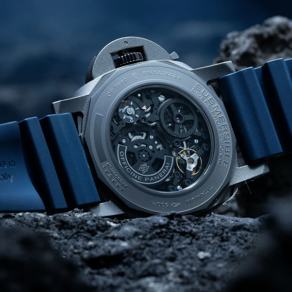 Panerai Submersible GMT PAM01495 P.4001/S caliber
