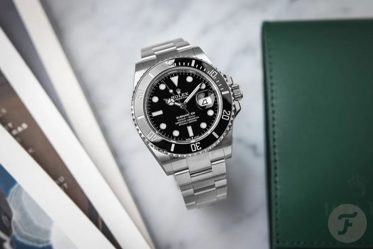 Rolex Submariner 116610LV Hulk with green dial