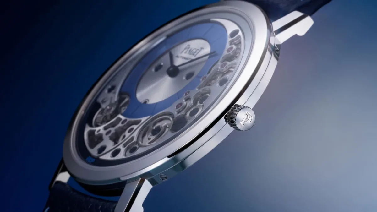 Side view of Piaget Altiplano Ultimate Automatic showing thin profile