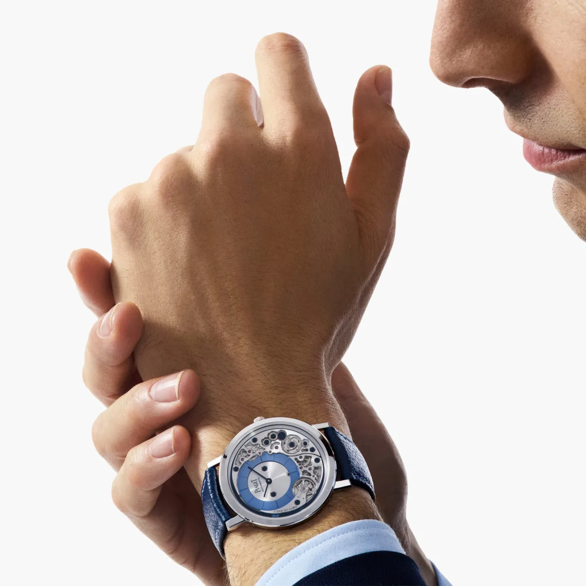 Detailed view of Piaget Altiplano Ultimate Automatic's internal components