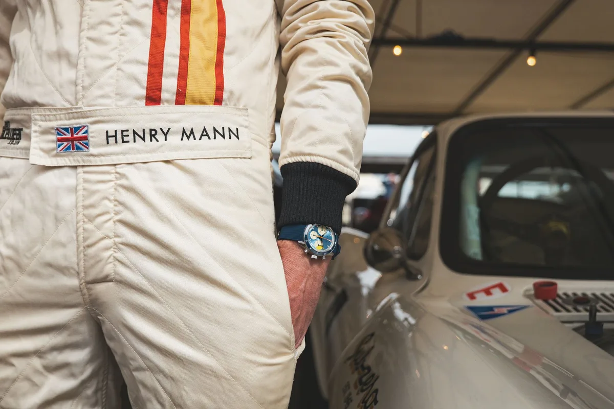 Farer Racing Chronograph Volante with blue and cream dial colors