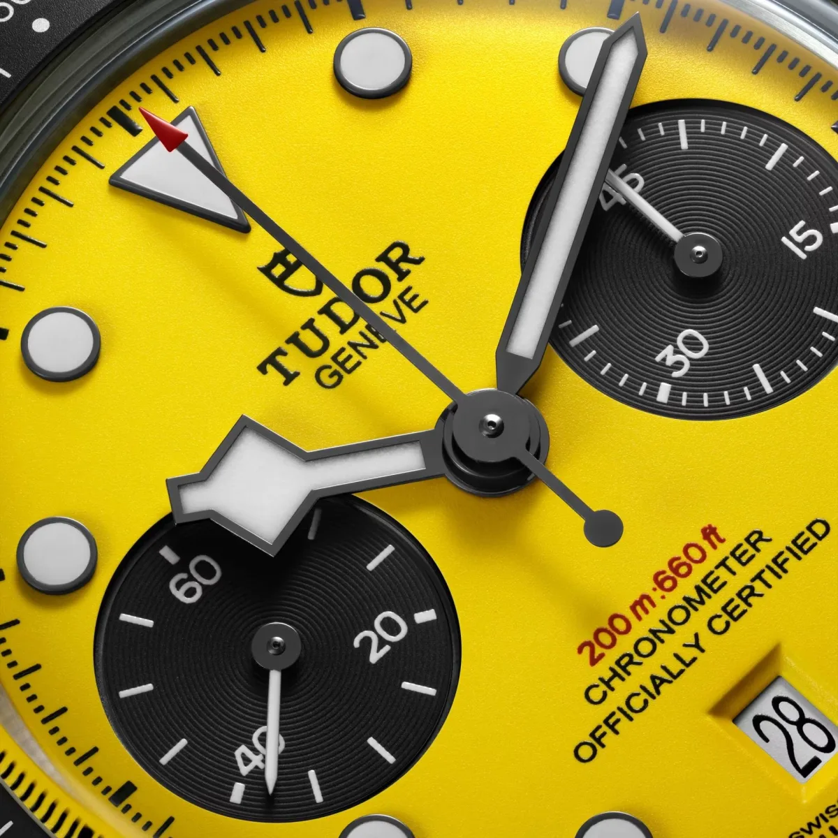 Tudor Black Bay Chrono 39 'Bumblebee' hands and indices