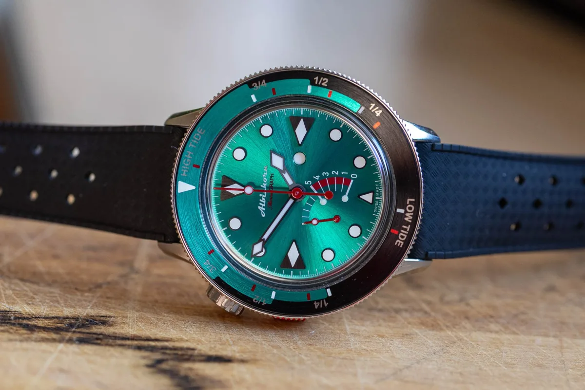 Albishorn Marinagraph Paraíba Racing watch showcasing yacht engraving