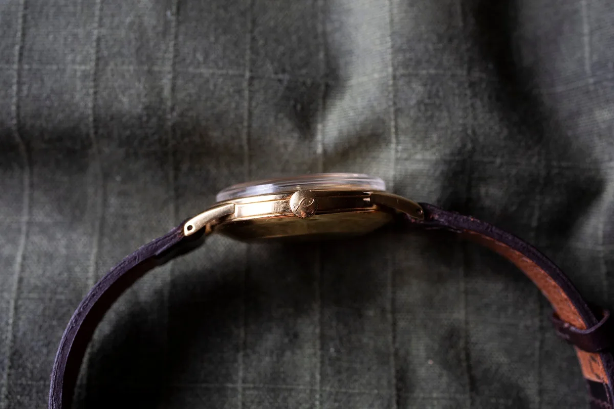 Gold IWC Cal. 89 watch with leather strap