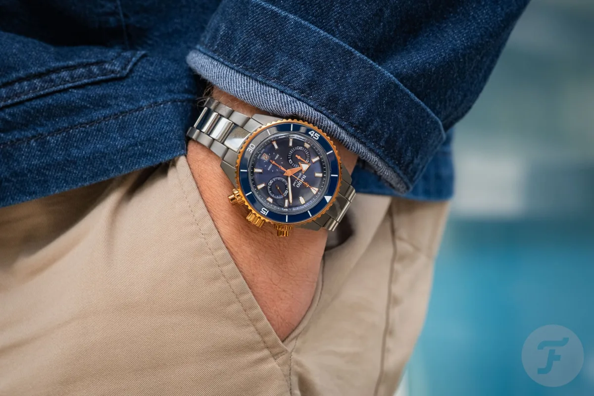 Rado logo on the titanium butterfly clasp
