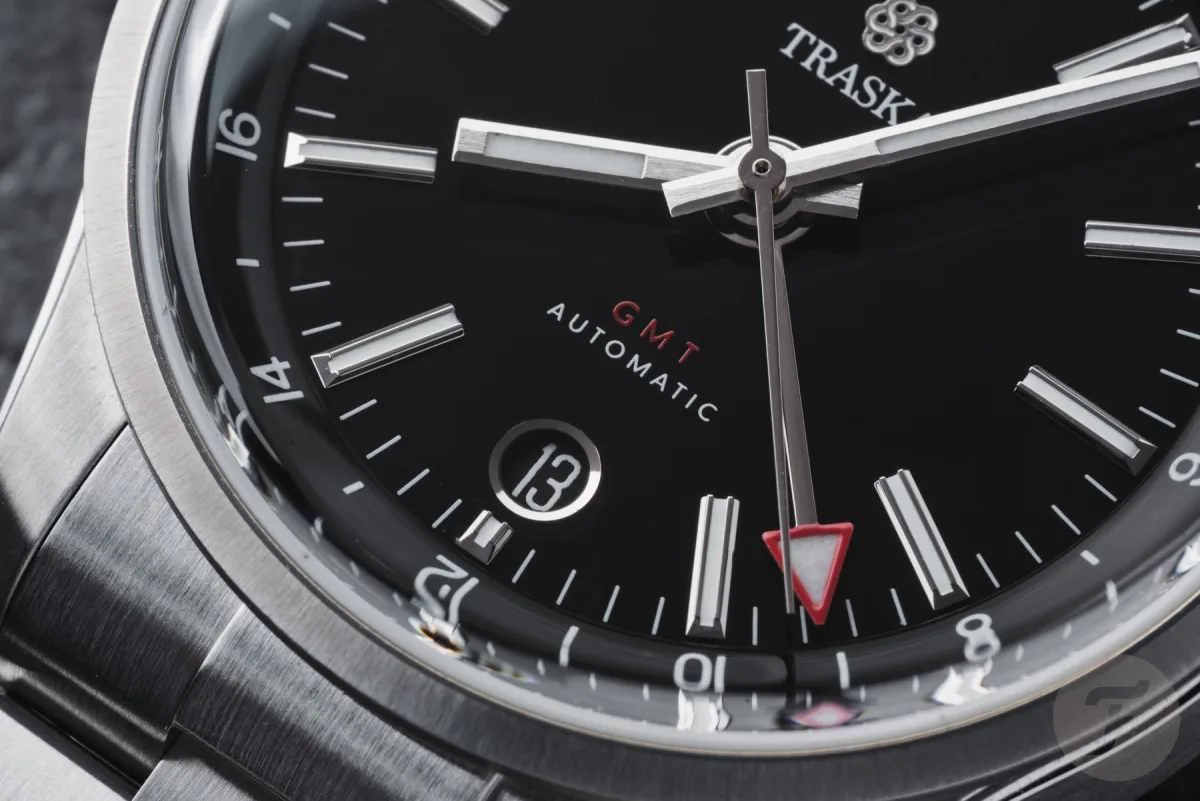 Miyota 9075 GMT movement inside Venturer