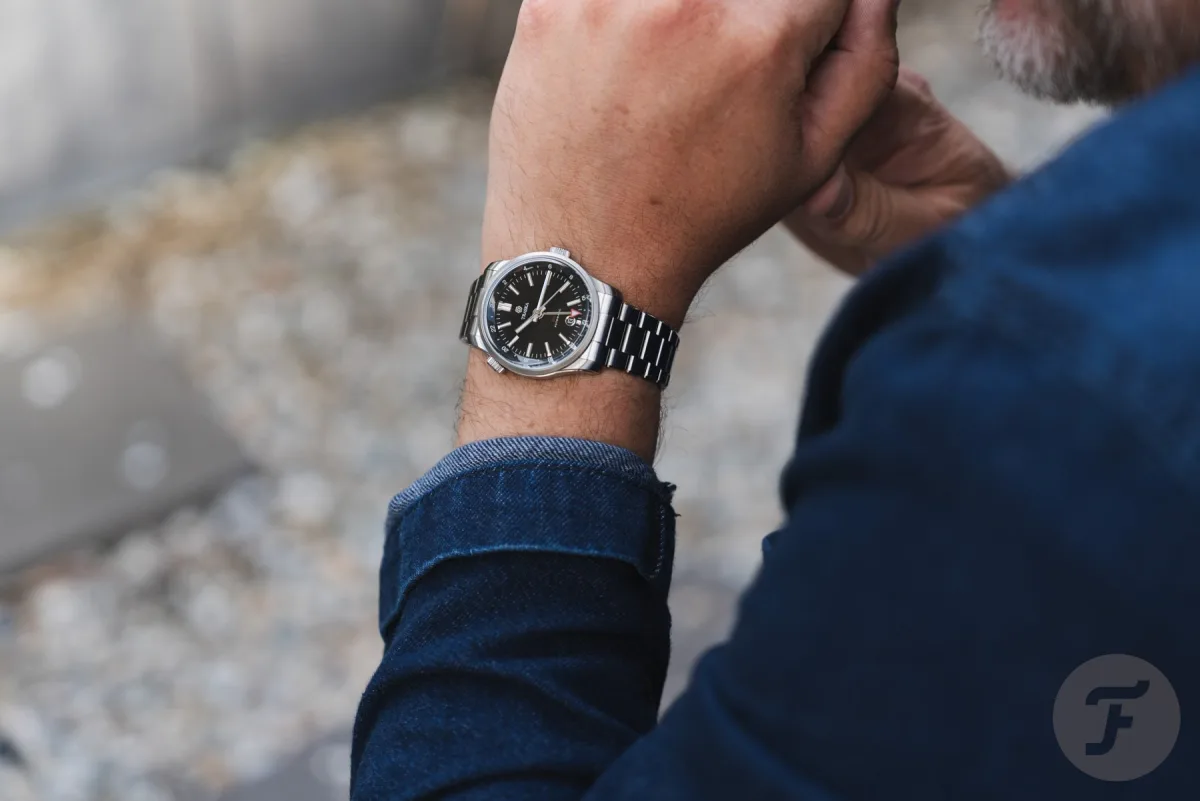Price tag of Traska Venturer GMT