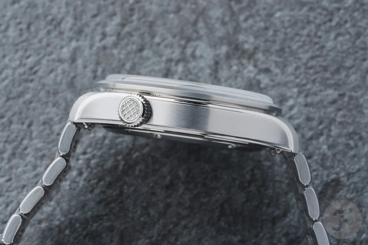 White dial version of Traska Venturer GMT