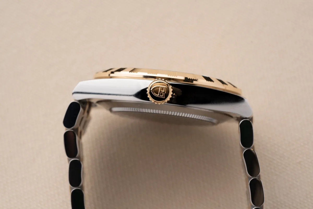 Comparison between Tudor Royal and Datejust dials