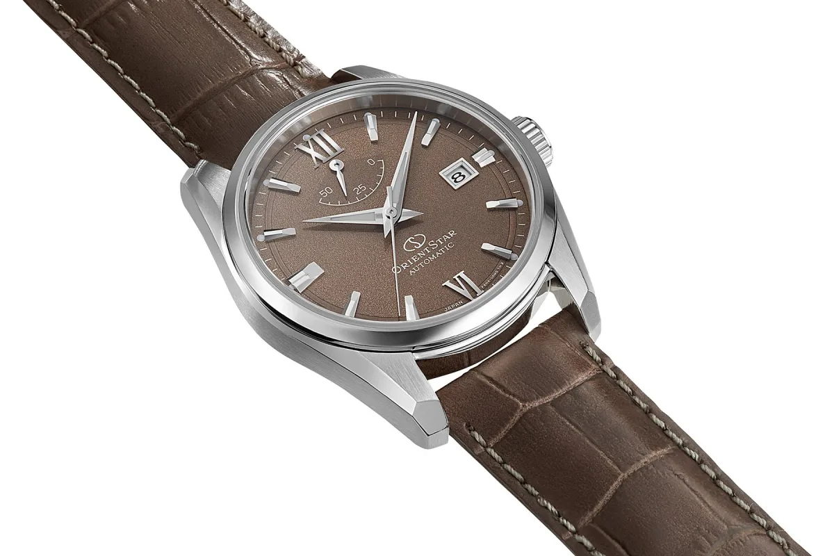 Brown model with crocodile-embossed leather strap