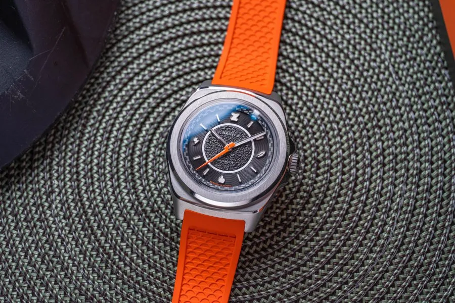 Bravur x Zwift limited edition watch face and design
