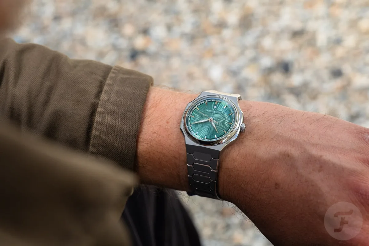 Micro-brushed surface finish of Perception V3