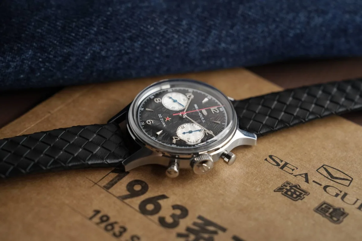 Sea-Gull 1963 Premium watch with beige dial