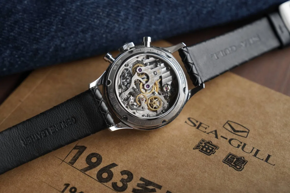 Sea-Gull 1963 Premium watch case and design details