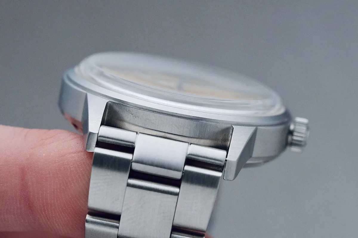 Neumann Automatic bracelet and clasp design