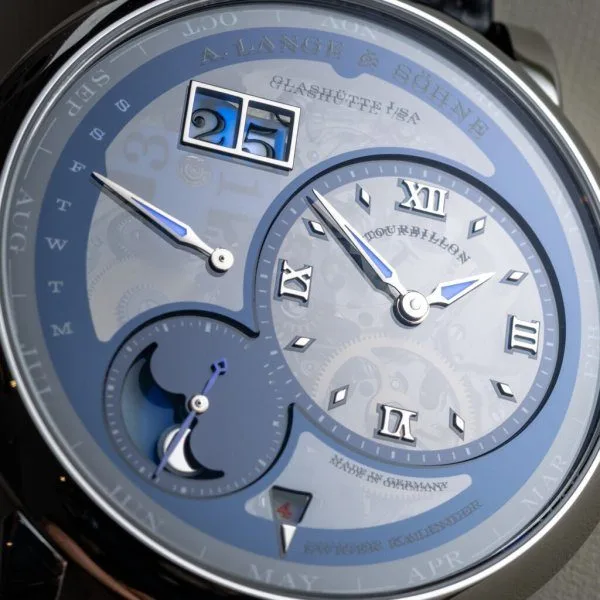 Close-up of the luminescent elements on the dial