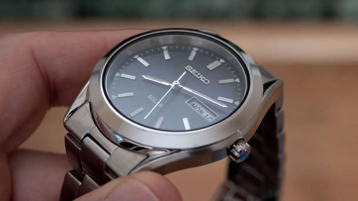 Mineral glass watch example
