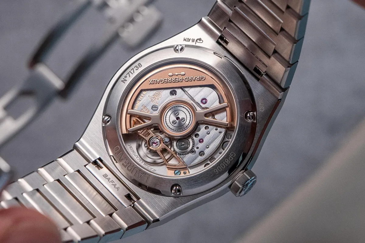 Girard-Perregaux Laureato FIFTY Steel GP4800 movement