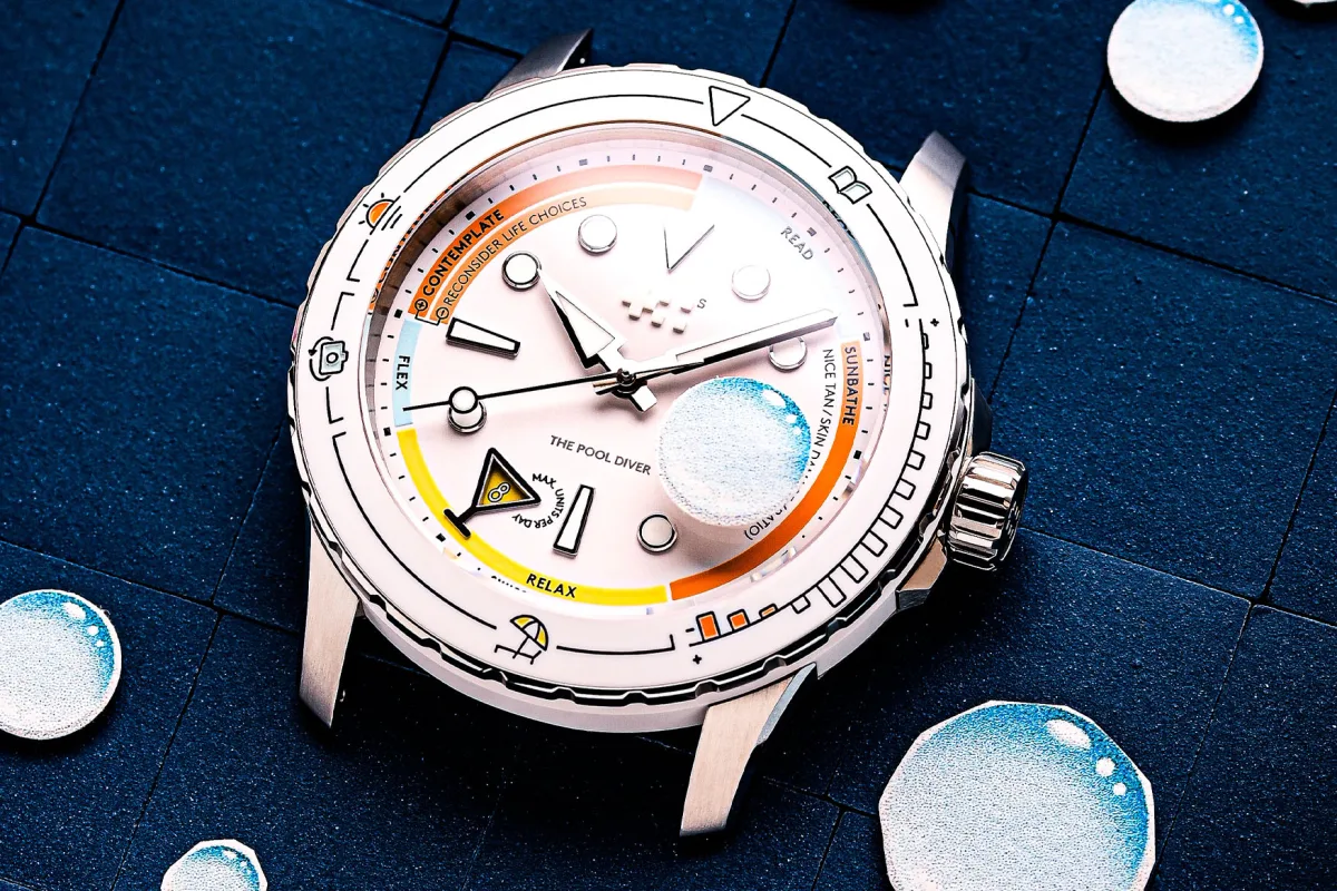 Unique dial of the C60 Pool Diver watch