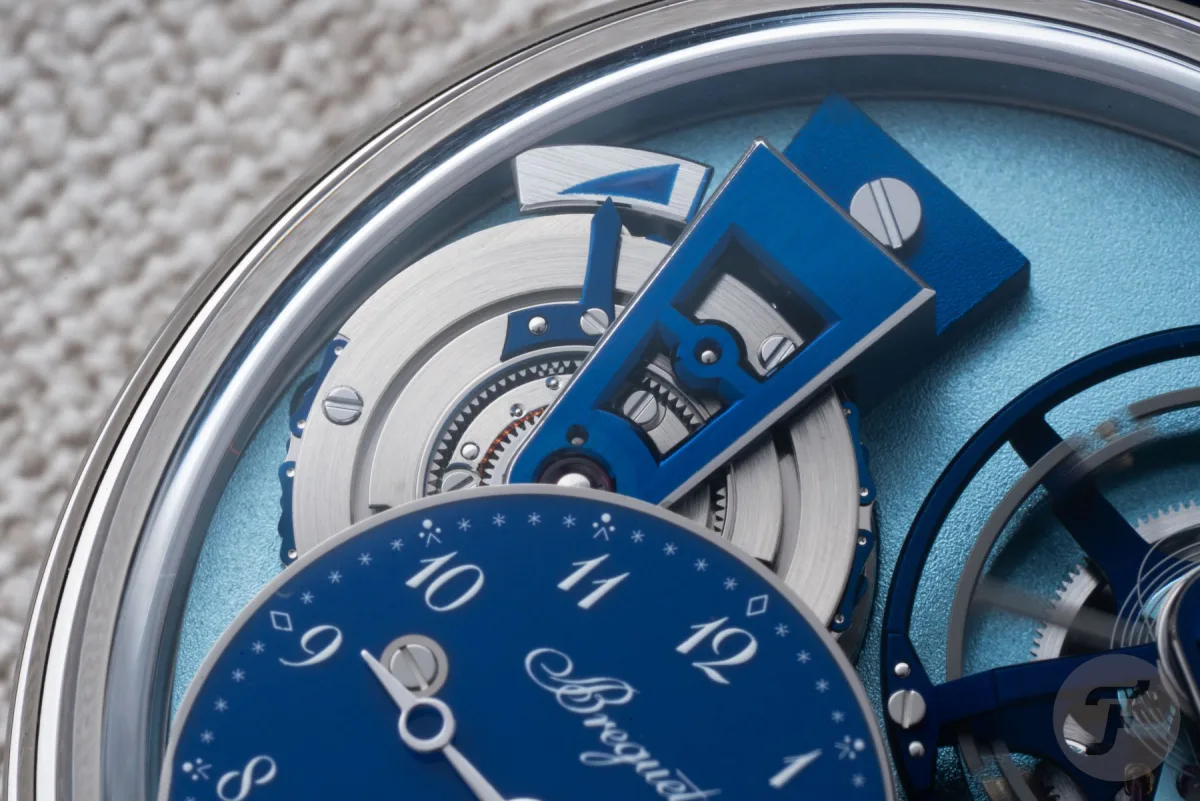 Tourbillon bridge with spinel