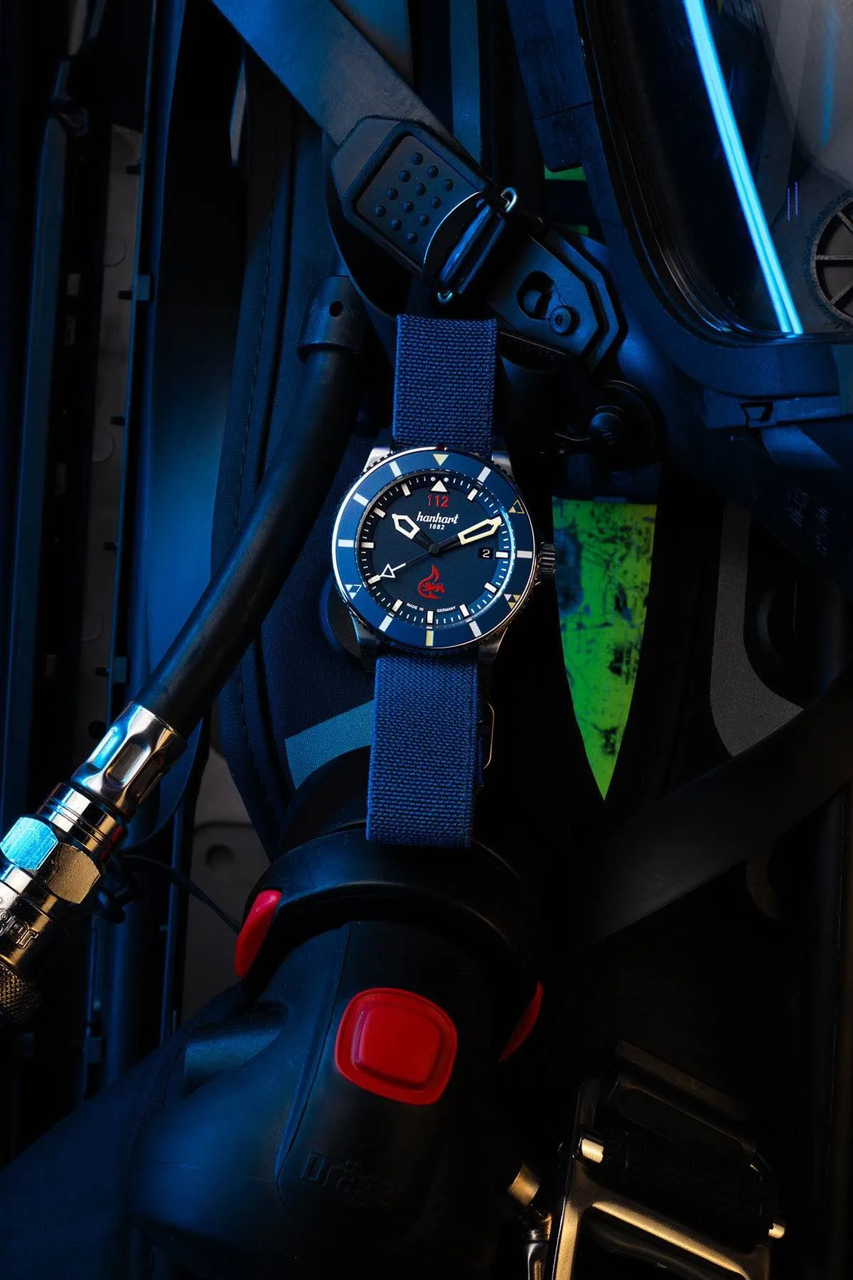 Hanhart Thermosphere watch bezel close-up