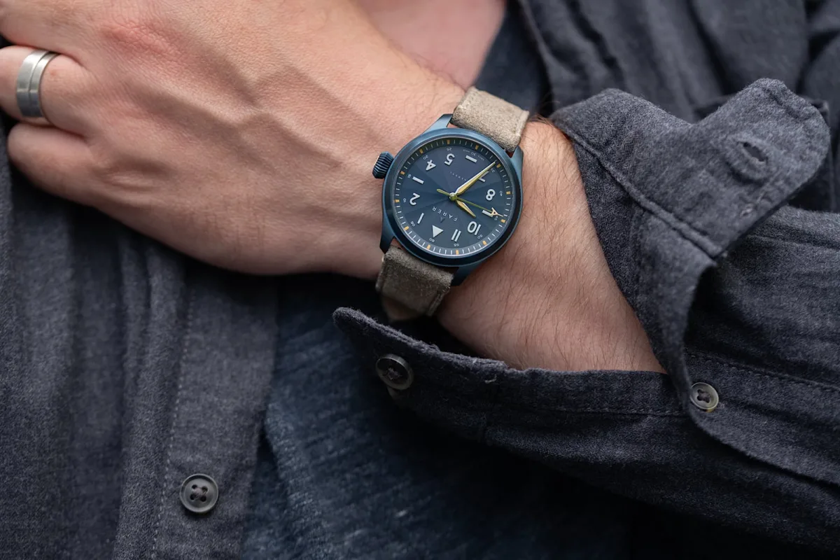 Farer Pilot Series II Curtis watch hands glowing in the dark