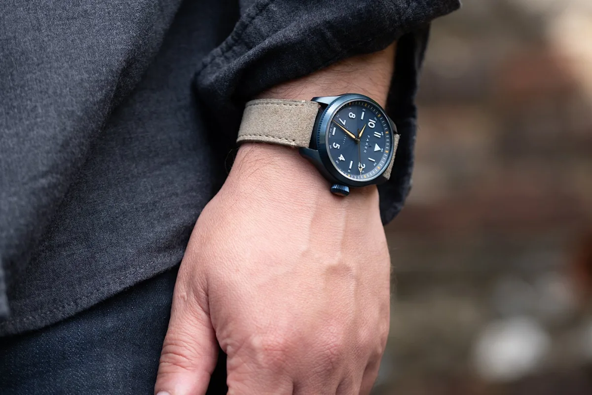 Farer Pilot Series II Curtis with gray suede strap