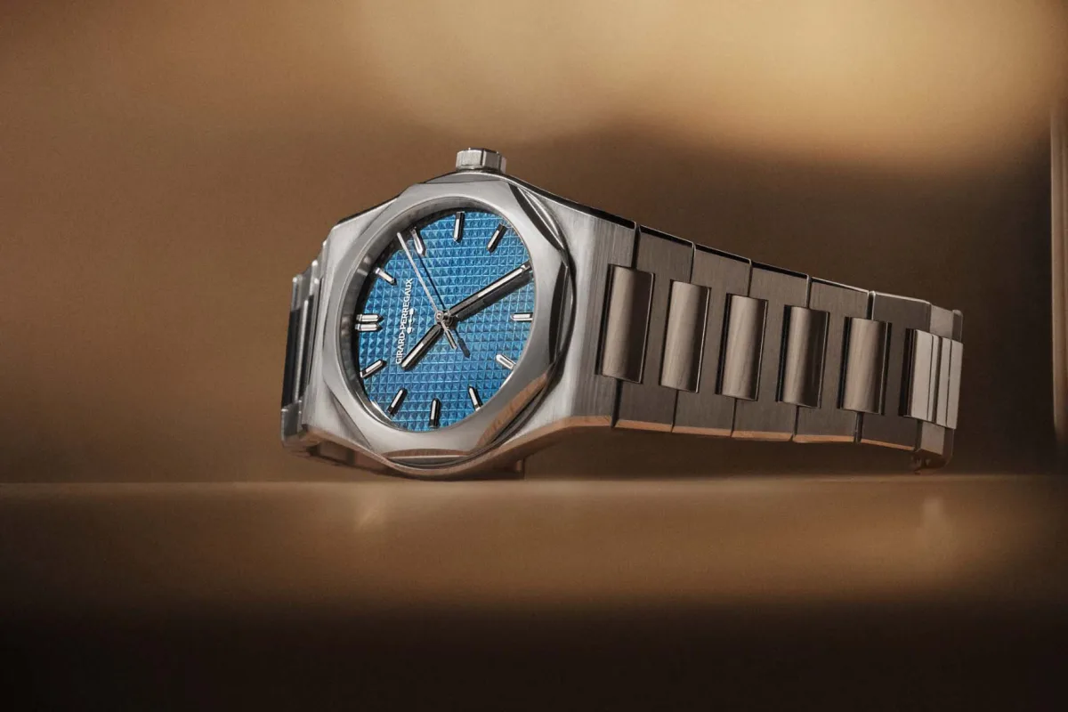 Close-up of Girard-Perregaux Laureato Fifty case design
