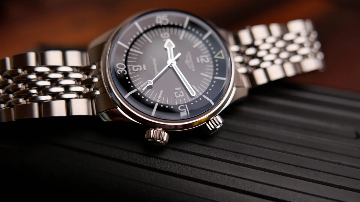 Longines Legend Diver 39 dial details