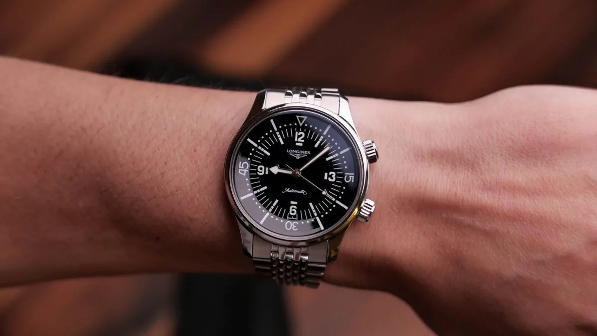 Longines Legend Diver 39 compressor style crown