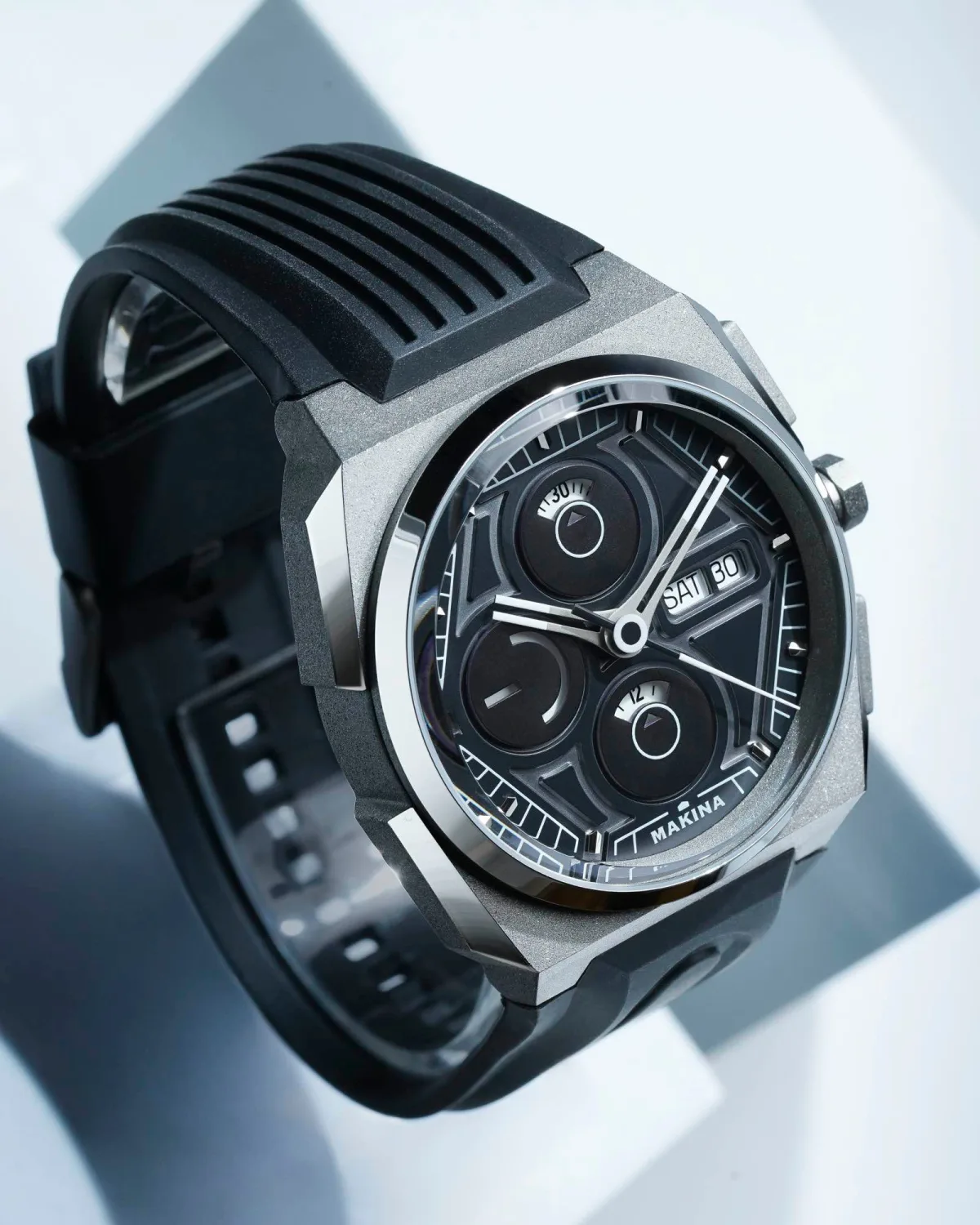 Makina Cassiel II integrated rubber strap