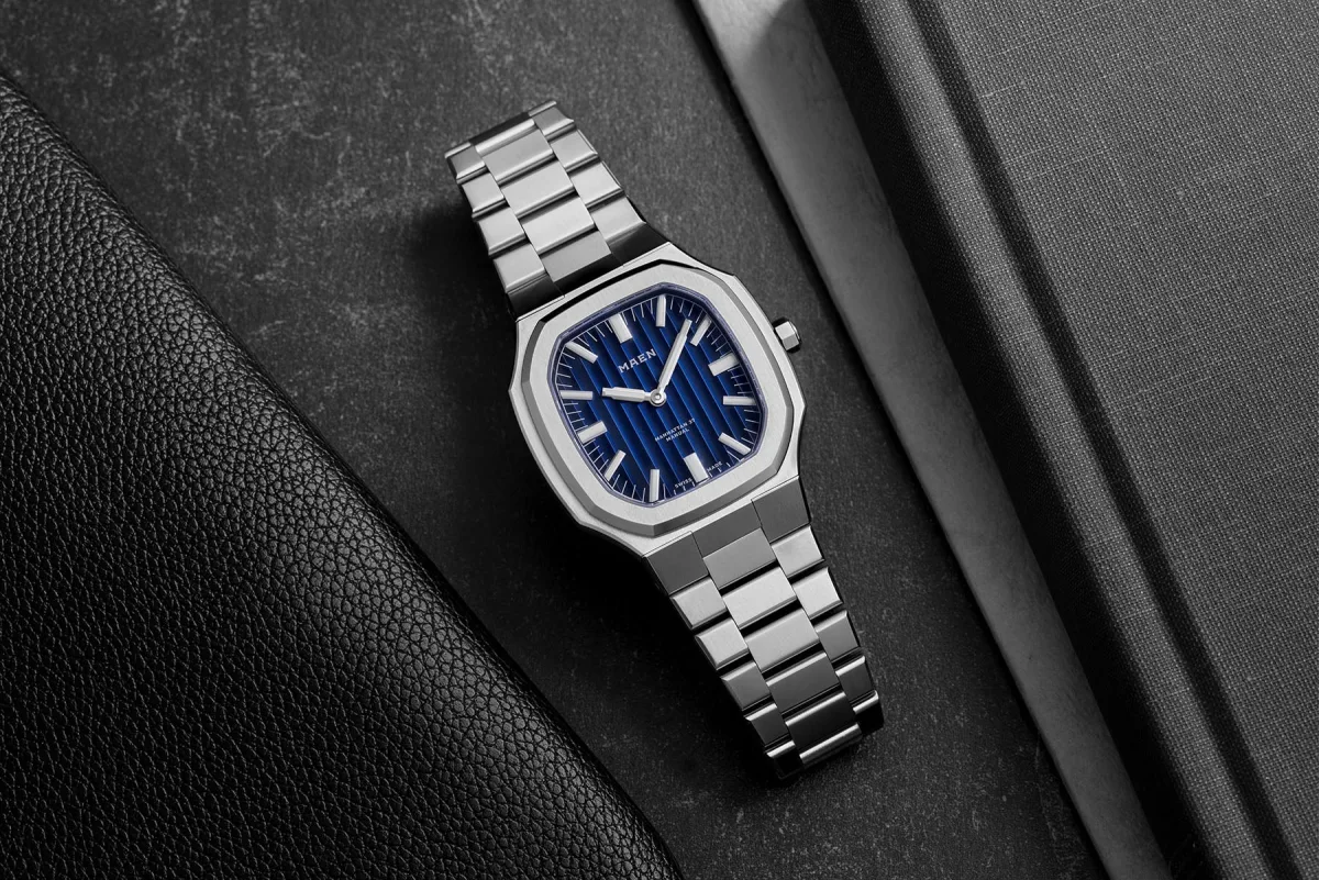 Side profile of Maen Manhattan 37 Ultra-Thin
