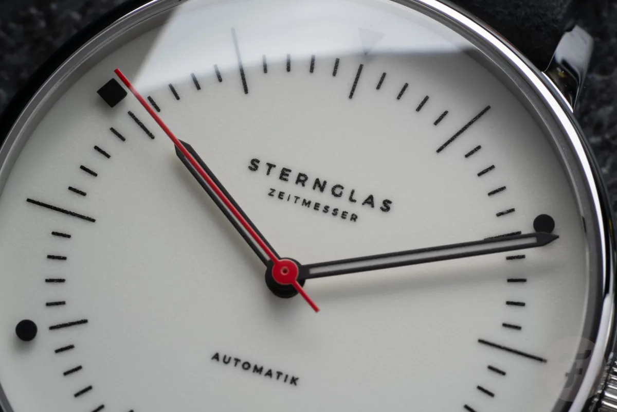 Sternglas Naos Automatik Edition Bauhaus X watch face