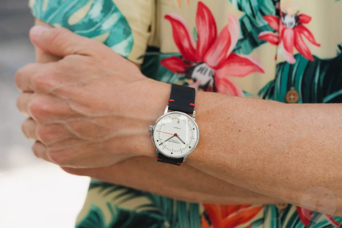 Sternglas Naos Automatik Edition Bauhaus X watch with case