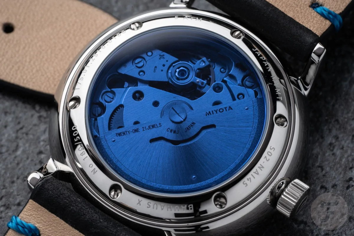 Sternglas Naos Automatik Edition Bauhaus X case back glass