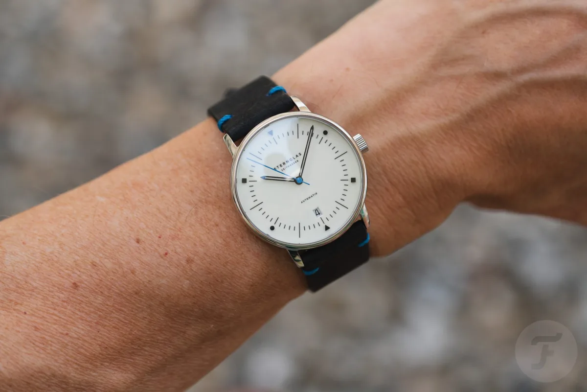 Sternglas Naos Automatik Edition Bauhaus X glowing dial