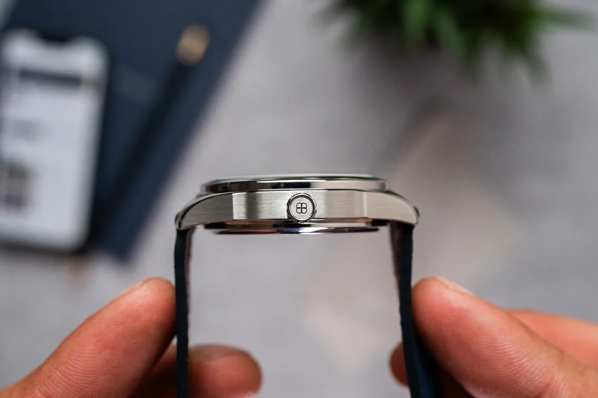 Side view of the Awake Sơn Mài Union Jack watch case