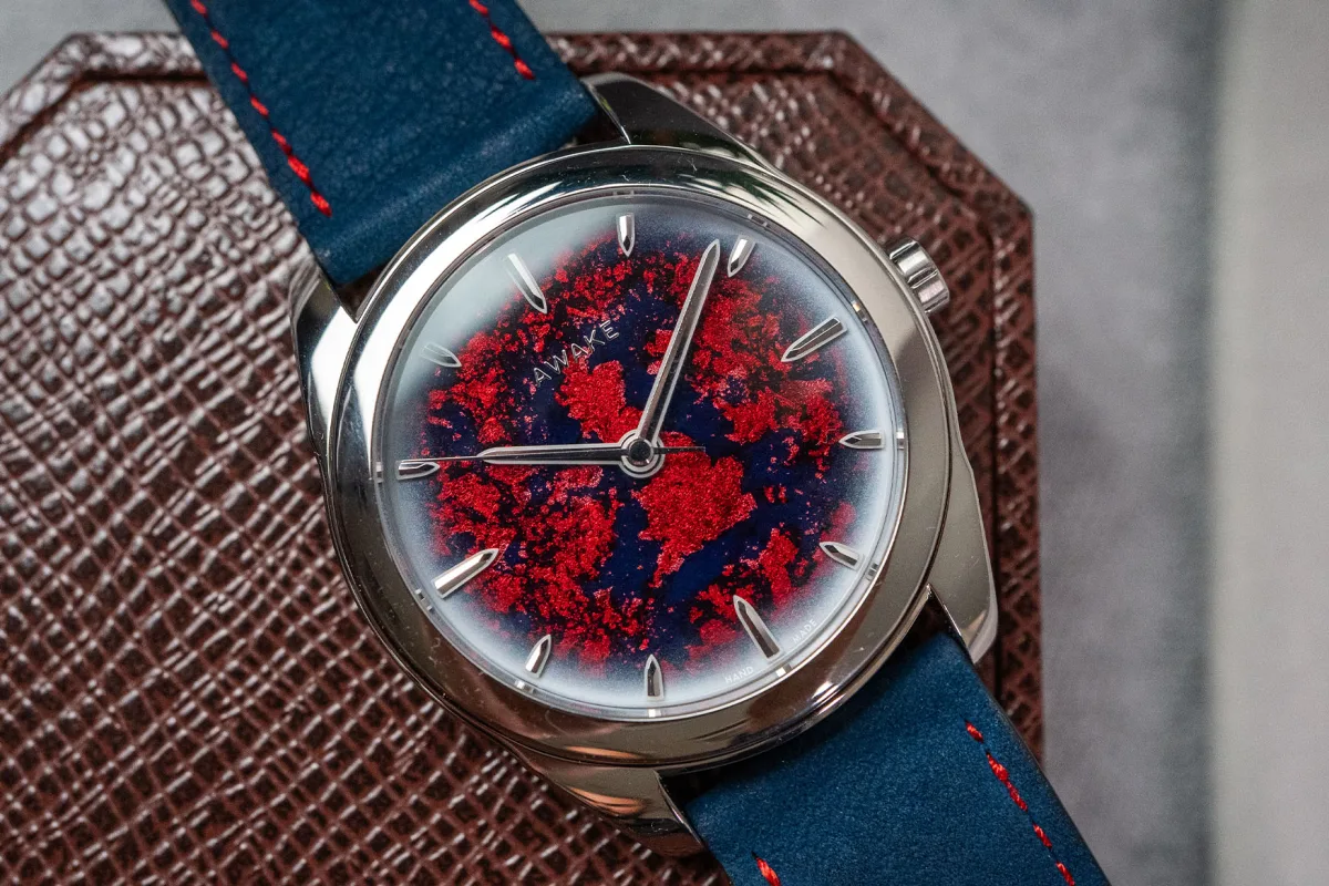 Layered lacquer dial of the Awake Sơn Mài Union Jack